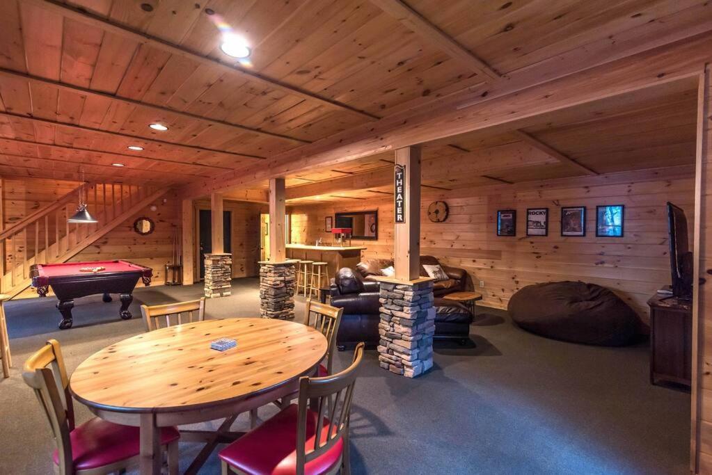 Private Creekside Cabin+Hot Tub,Pool Table, & Pets Ellijay Exterior foto