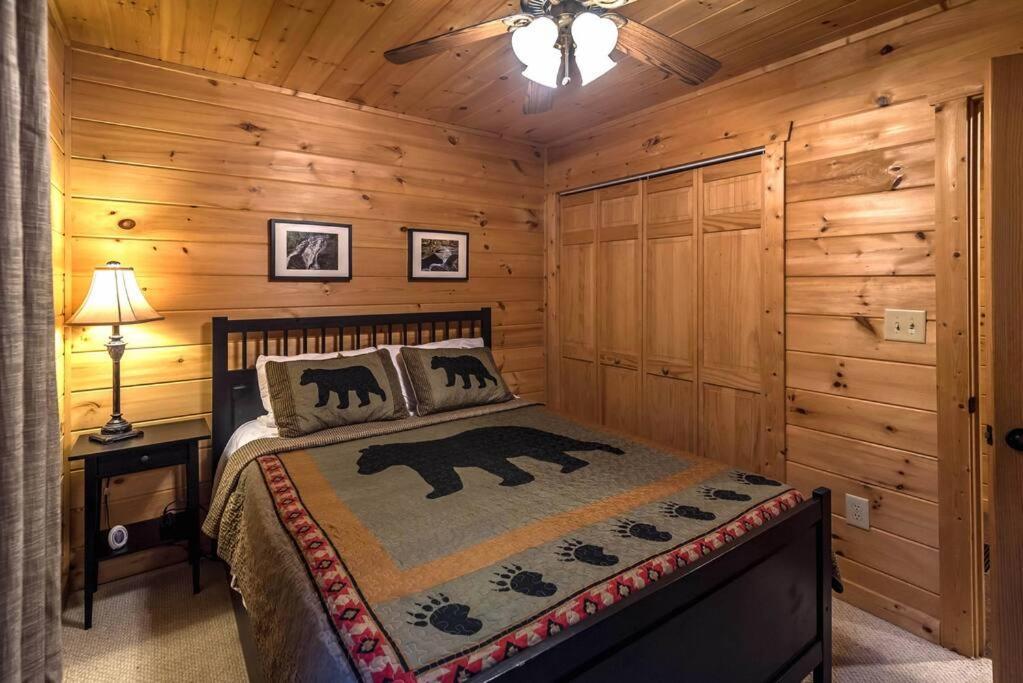 Private Creekside Cabin+Hot Tub,Pool Table, & Pets Ellijay Exterior foto